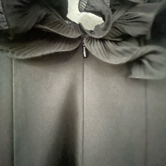 BCBGMAXAZRIA Women's Mini Evening Dress with Ruffle Detail and Zipper - 8 - Picture 7 of 10